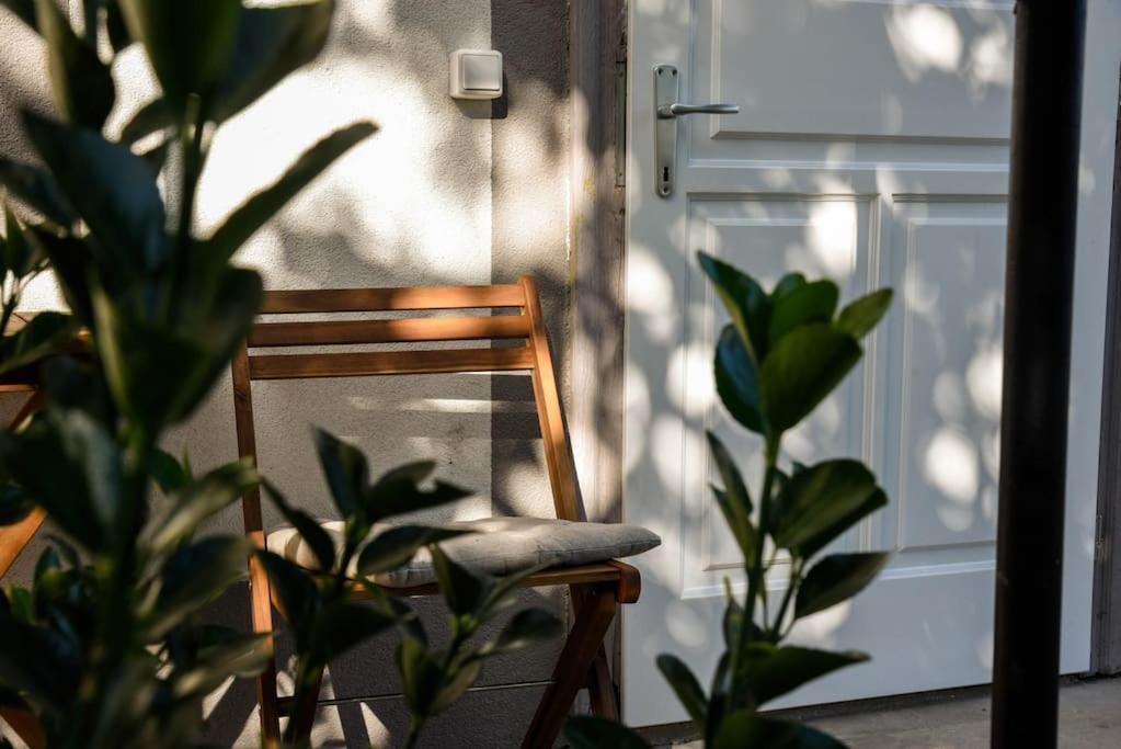 Parokia Apartman Es Coworking A Balaton Mellett Kaptalantoti Kültér fotó