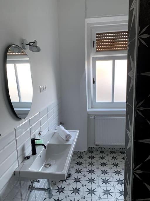 Parokia Apartman Es Coworking A Balaton Mellett Kaptalantoti Kültér fotó